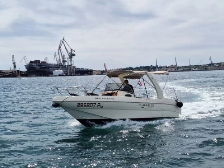 Alquiler Lancha T.A.MARE con o sin  título de navegación