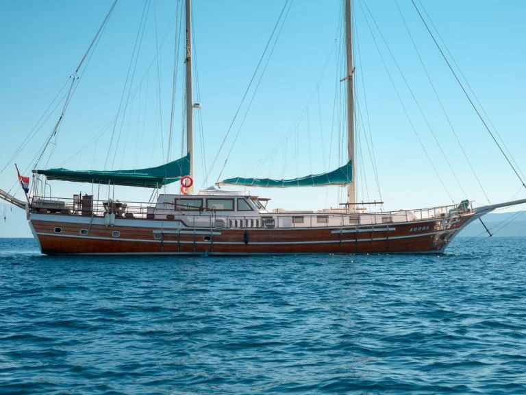 Alquiler Krilo - Custom Made Agora en SamBoat