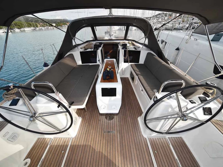 Velero para alquilar Pula al mejor precio