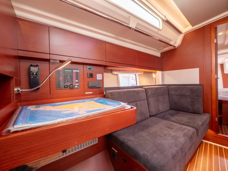 Velero para alquilar Split al mejor precio