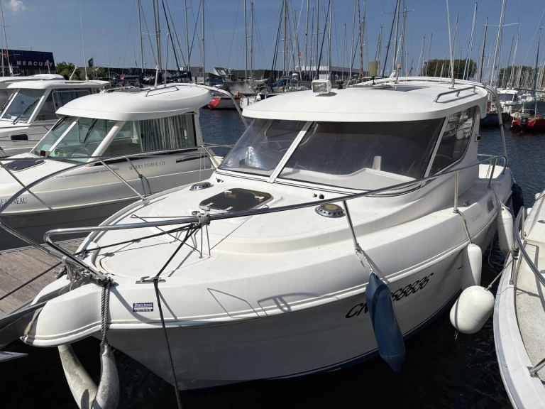 Alquiler de barcos Ouistreham barato de Quicksilver 700 Week-End