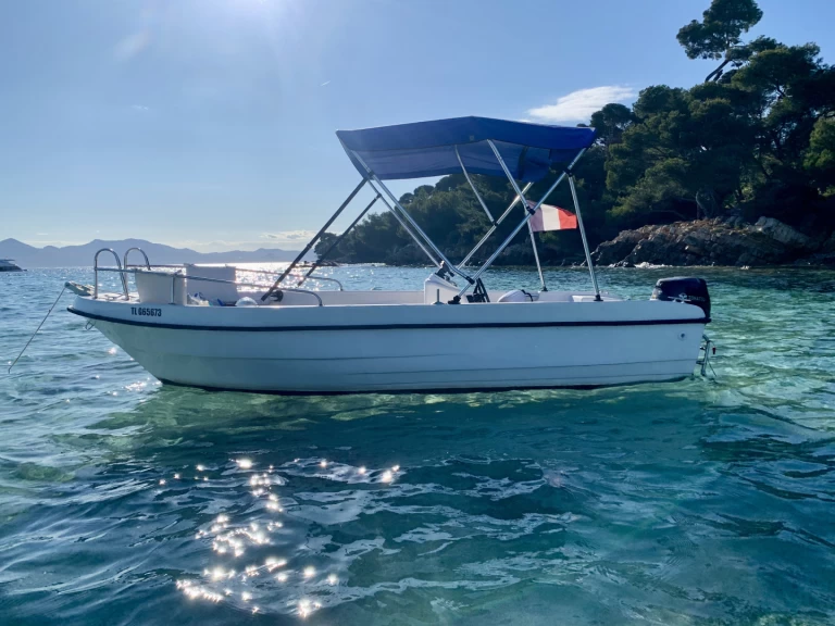 Aypol Tekne Aypol 450 de alquiler a Mandelieu-la-Napoule