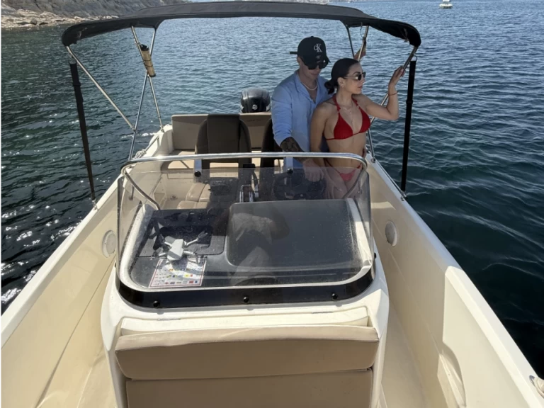 Quicksilver Activ 605 Open de alquiler a Calp / Calpe