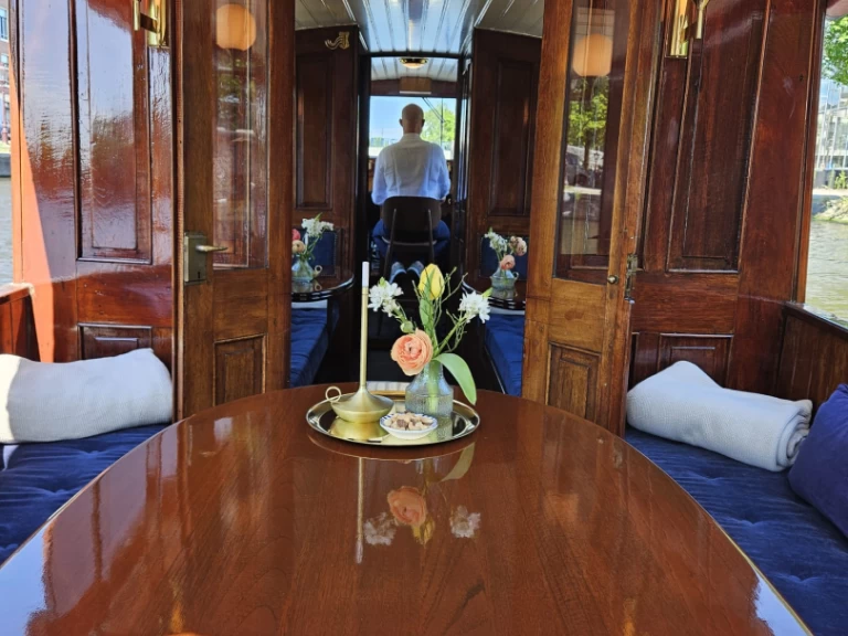 Custom Made Sloop de alquiler a Ámsterdam