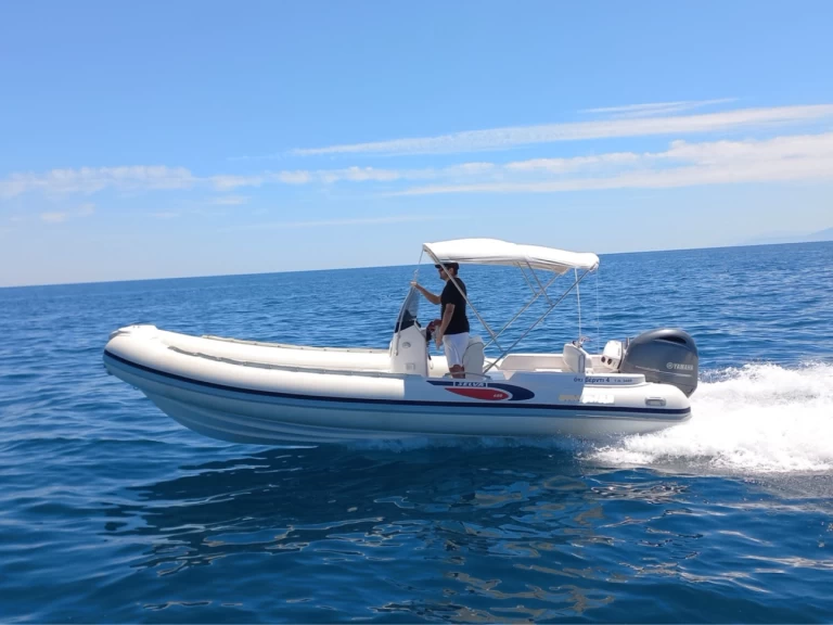 Alquiler de Selva Selva D680 en Órmos Sívota