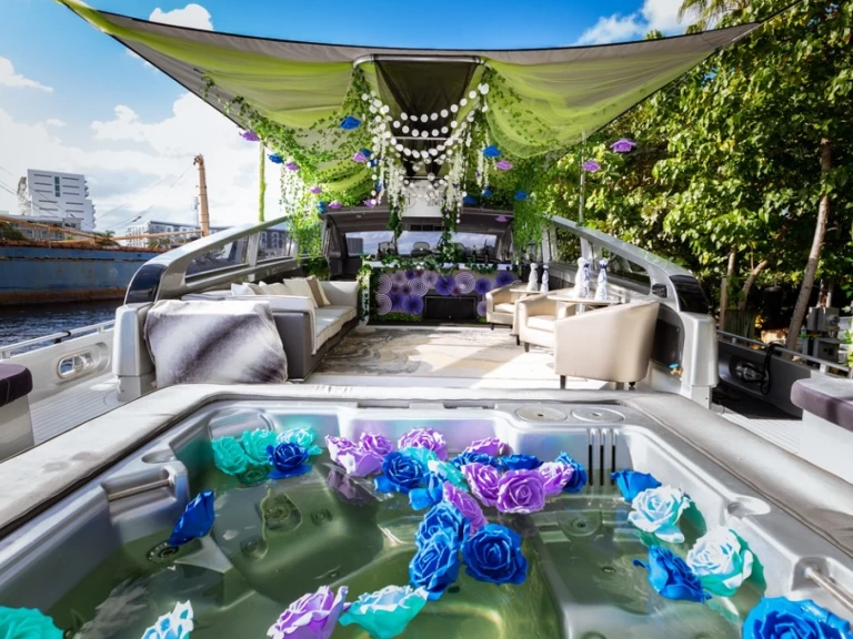 Alquiler Yate de lujo Leopard (Arno) con o sin  título de navegación