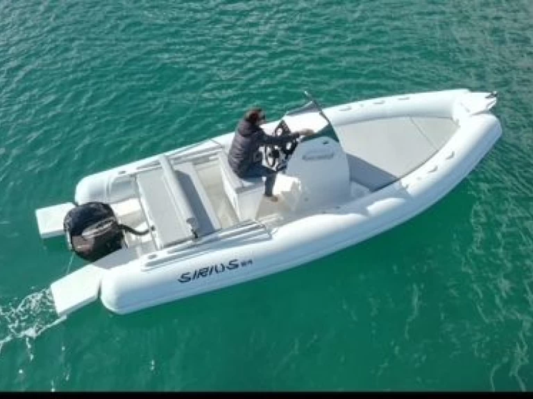 Alquiler de embarcaciones Astronautica Sirius 6.4 enPalermo en Samboat