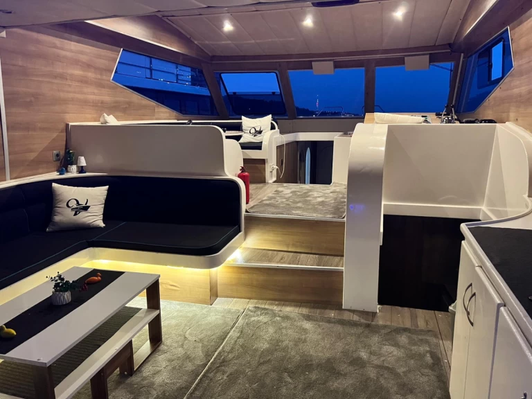 costom made  costom made de alquiler a Beşiktaş