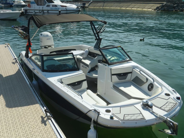 Alquiler de Four Winns HD 200 OB en Aix-les-Bains