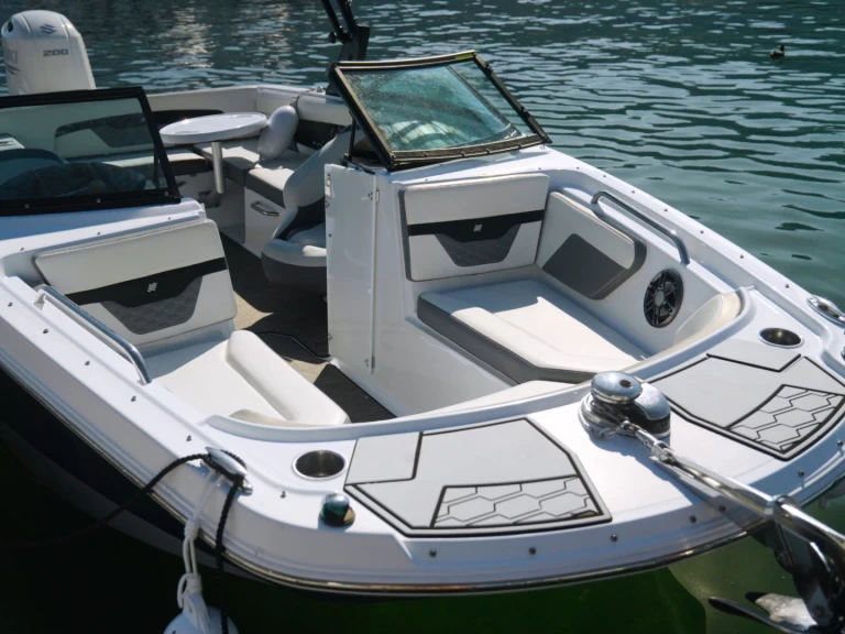 Alquiler de barcos Aix-les-Bains barato de HD 200 OB