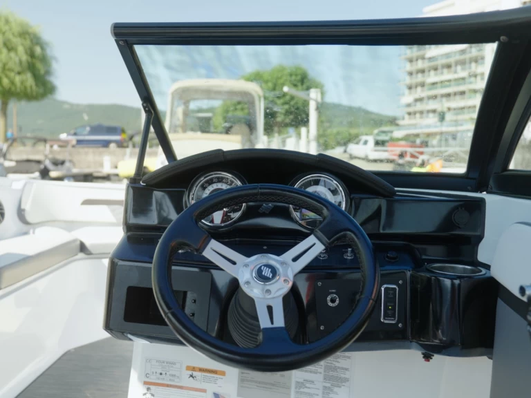 Four Winns HD 200 OB de alquiler a Aix-les-Bains