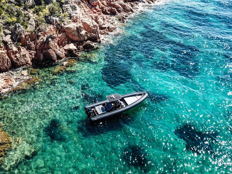 Alquiler de Neumática, con o sin patrón Marlin Boat Cannigione