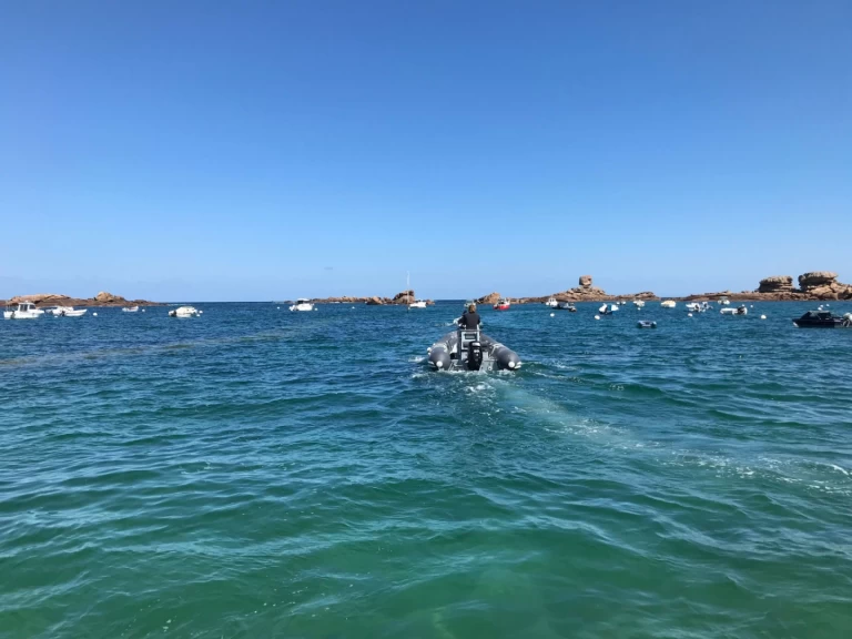 Alquiler de Neumática, con o sin patrón Valiant Trébeurden