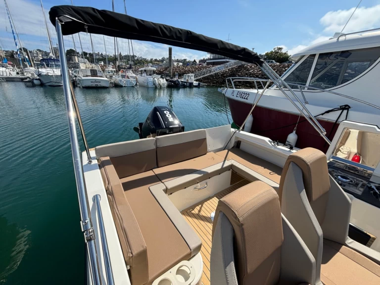 Alquiler de barcos Trébeurden barato de QUICKSILVER 755 ACTIV SUNDECK