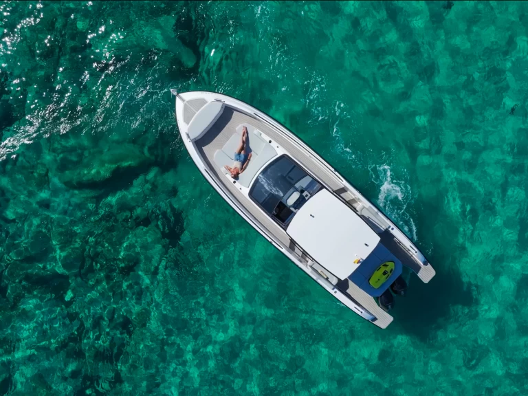 Alquiler de embarcaciones DAYTONA 35 11m enIbiza (Ciudad) en Samboat