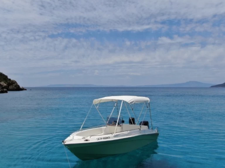 Lancha para alquilar Kardamýli al mejor precio