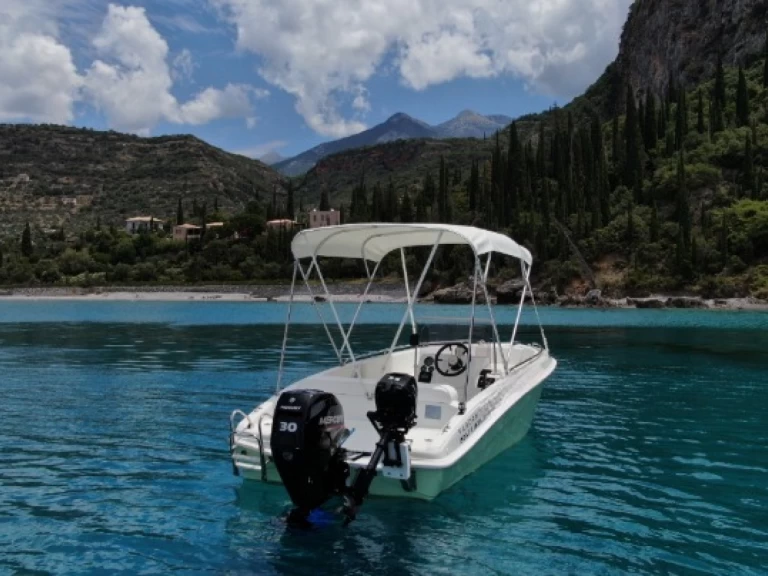 Assos 510 de alquiler a Kardamýli