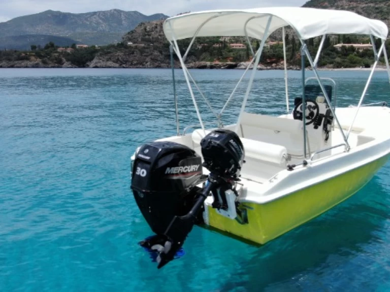 Lancha para alquilar Kardamýli al mejor precio