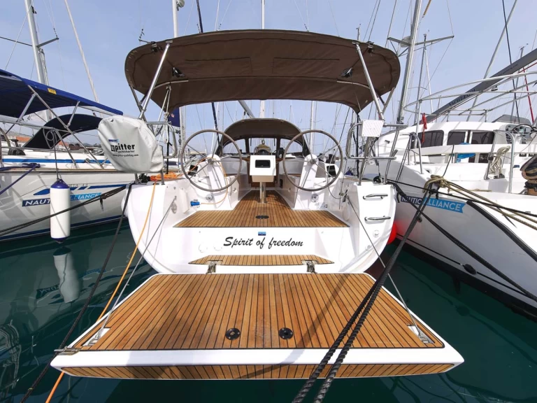 Alquiler Pula - Bavaria Cruiser 34 en SamBoat