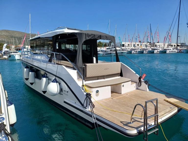 Lancha para alquilar Seget Donji al mejor precio