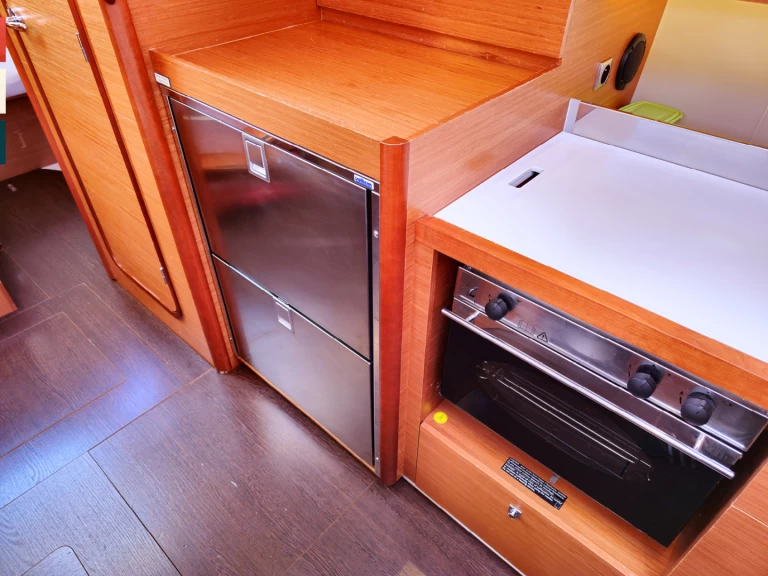 Alquiler de barcos Kaštel Gomilica barato de Dufour 390 Grand Large