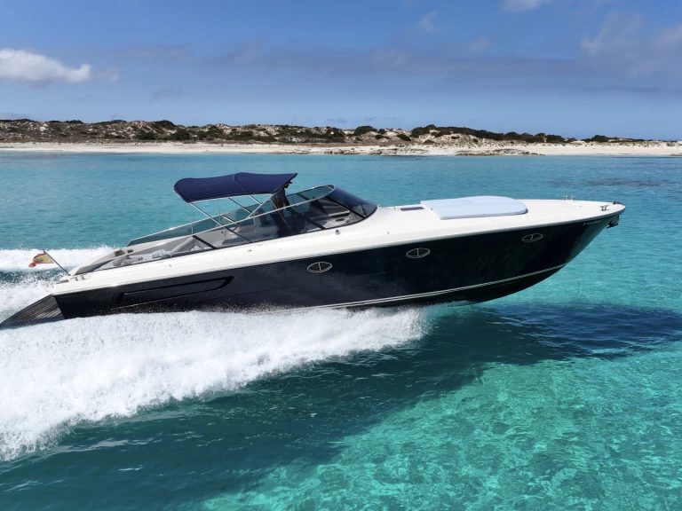 ITAMA 40 SWEET CAROLINE de alquiler a Santa Eulària des Riu