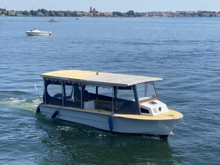 Alquiler de Tagescharter Barkasse en Waren (Müritz)