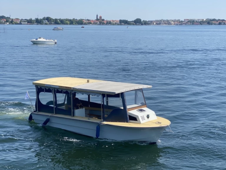 Alquiler de barcos Waren (Müritz) barato de Barkasse