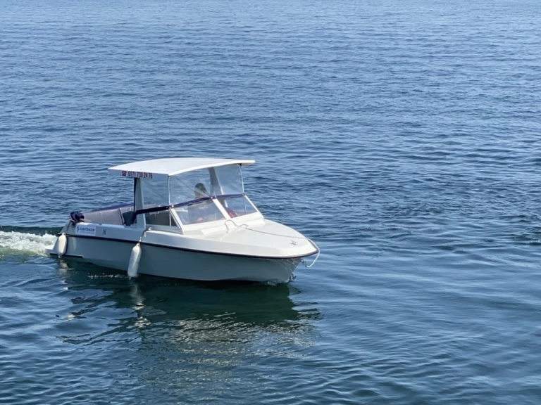 Tagescharter Lotus de alquiler a Waren (Müritz)