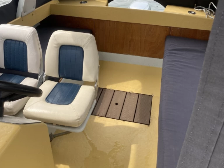 Tagescharter Barkasse de alquiler a Waren (Müritz)