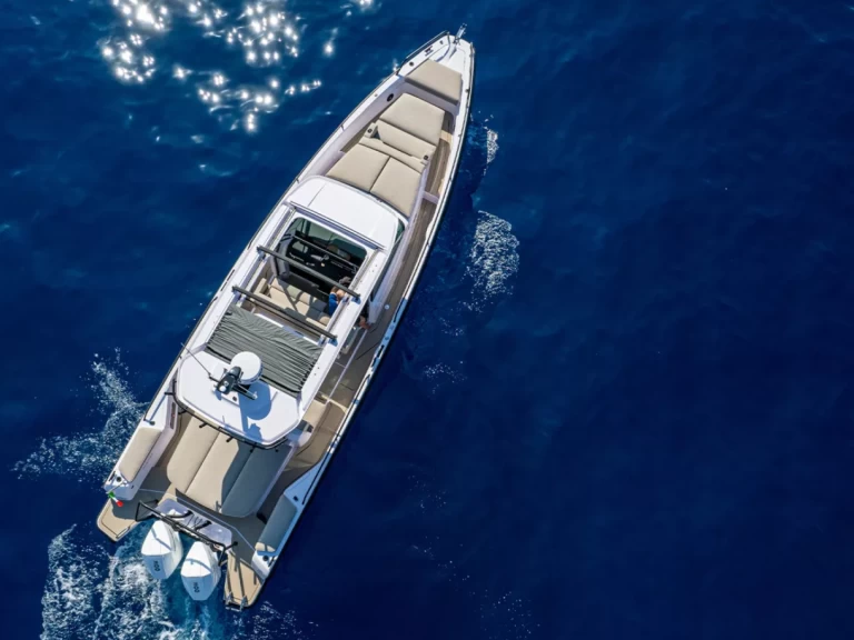 Alquiler de Axopar Axopar 37 T-Top en Empuriabrava