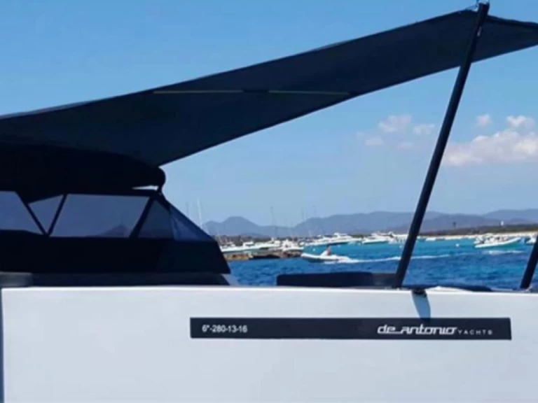 Alquiler de embarcaciones DE ANTONIO Yachts D33 Open enIbiza (Ciudad) en Samboat