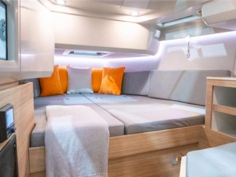 Alquiler de embarcaciones Saxdor 270 GTO enIbiza (Ciudad) en Samboat