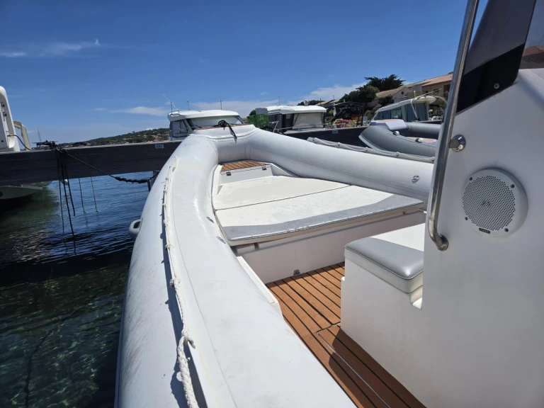 Alquiler de embarcaciones Selva Selva D730 enGiens en Samboat