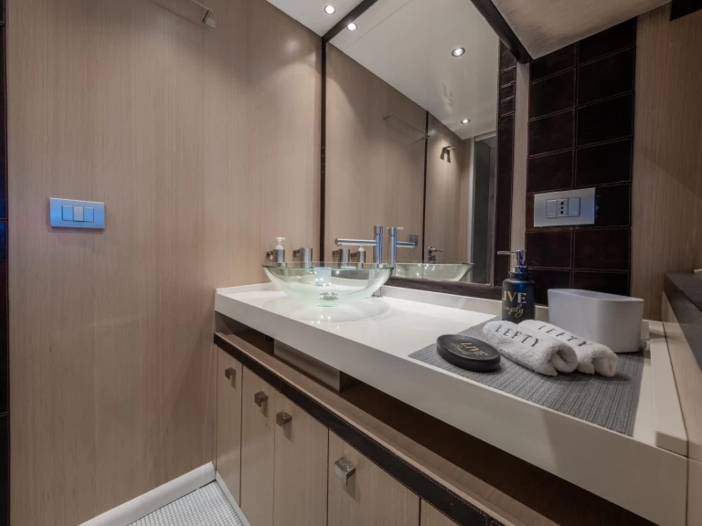 Alquiler Yate de lujo Jaguar con o sin  título de navegación