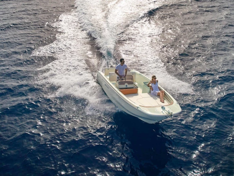 Alquiler de embarcaciones Invictus  Invictus 200SX enSant Antoni de Portmany en Samboat