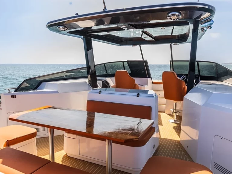 Alquiler de Lancha, con o sin patrón HOUSE OF HÜTTER Ibiza (Ciudad)