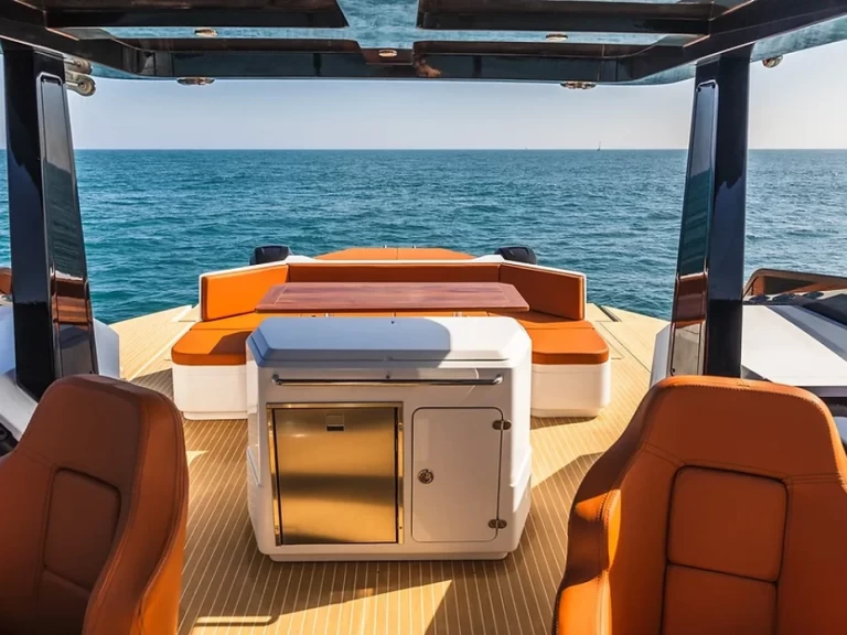 Alquiler Lancha HOUSE OF HÜTTER con o sin  título de navegación