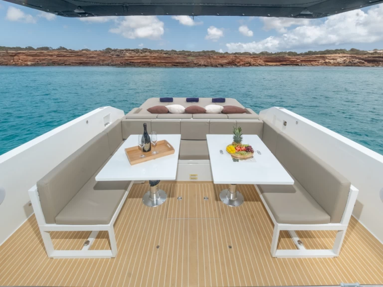 Alquiler Lancha De Anton  io Yacht s con o sin  título de navegación