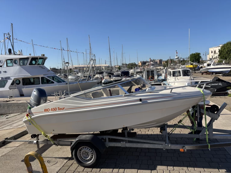 Rio Rio 450 Tour de alquiler a Venecia