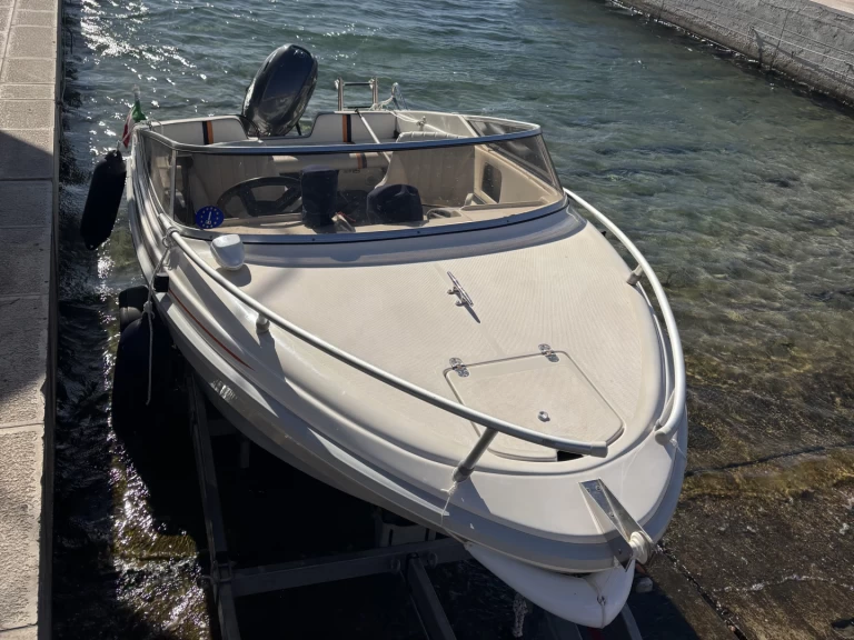 Alquiler Lancha Rio con o sin  título de navegación