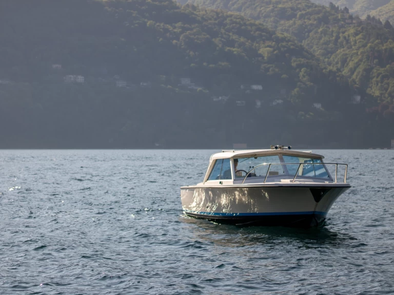 Alquiler de Bertram Bertram 31 en Como (Ciudad)