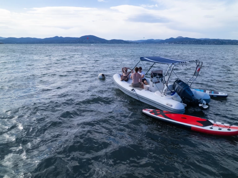 Alquiler Neumática Bsc con o sin  título de navegación