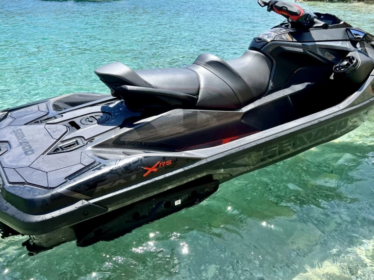 Alquiler de embarcaciones Sea-Doo 300 RXT enSanta Eulària des Riu en Samboat