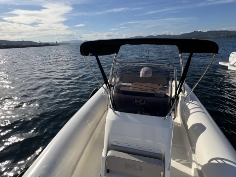 Alquiler de embarcaciones Nuova Jolly NJ 700 XL enCogolin en Samboat