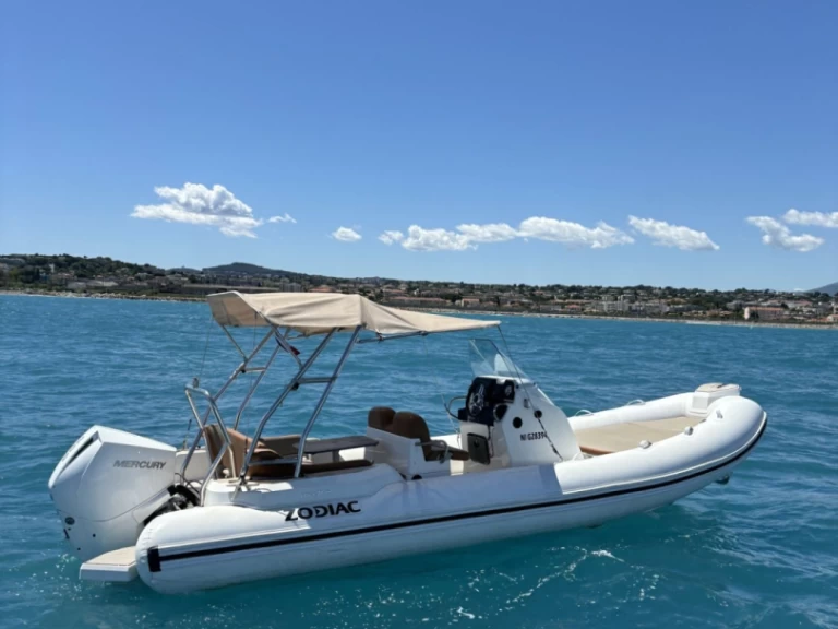 Zodiac Medline 6.8 de alquiler a Antibes