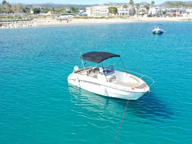 Alquiler Lancha Karnic con o sin  título de navegación