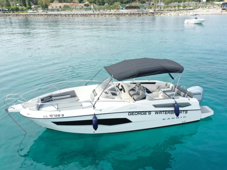 Alquiler de Karnic KARNIC 701 SL en Latchi