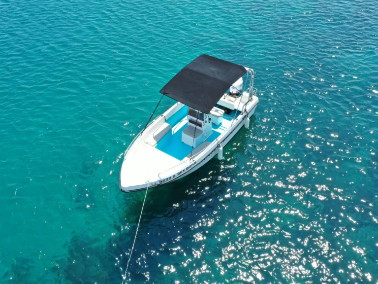 Alquiler de IORDANOU LTD AMATHUNTA 180 en Latchi