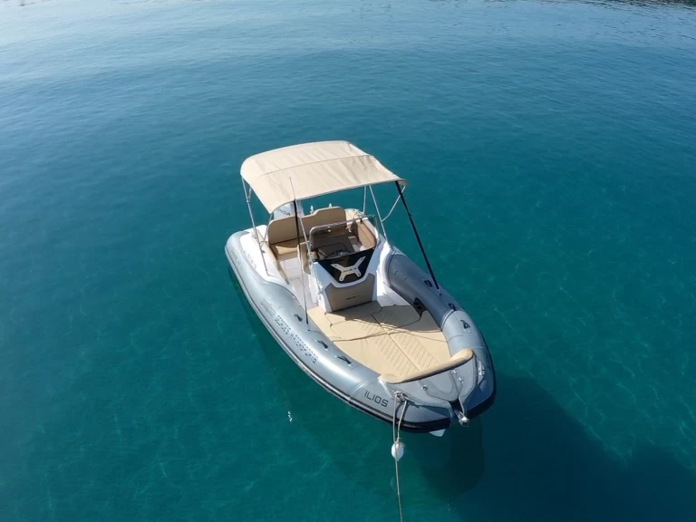 Alquiler de barcos Latchi barato de SALPA 18 SOLEIL